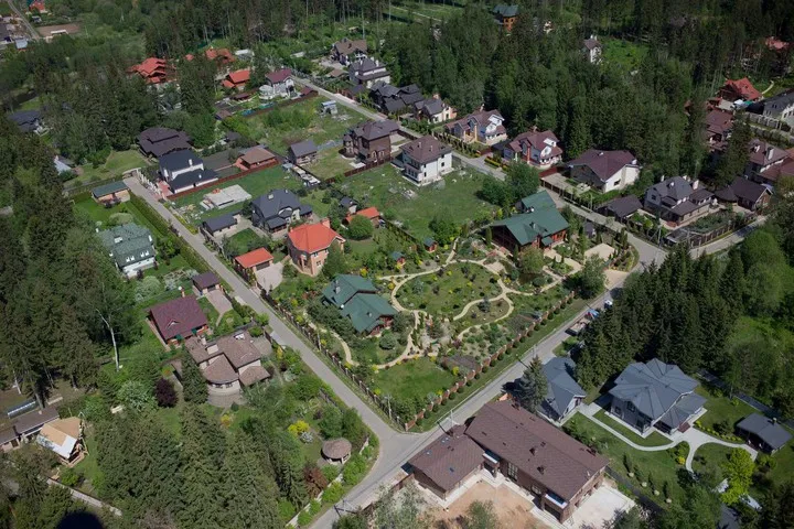 https://newmoscowhouse.ru/media/cache/21/5e/215e352837a7945c555c96448a1997d1.jpg