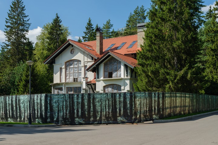 https://newmoscowhouse.ru/media/cache/10/1e/101e14d7a9bb448a6d6433c35bb1bc30.jpg