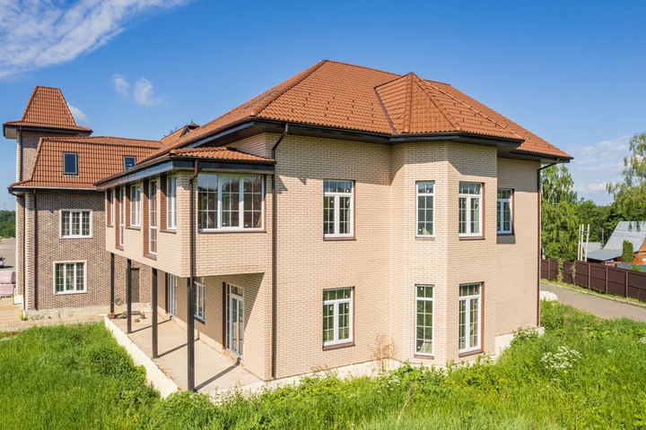https://newmoscowhouse.ru/media/cache/32/d2/32d2037986935c9574fb220788067626.jpg