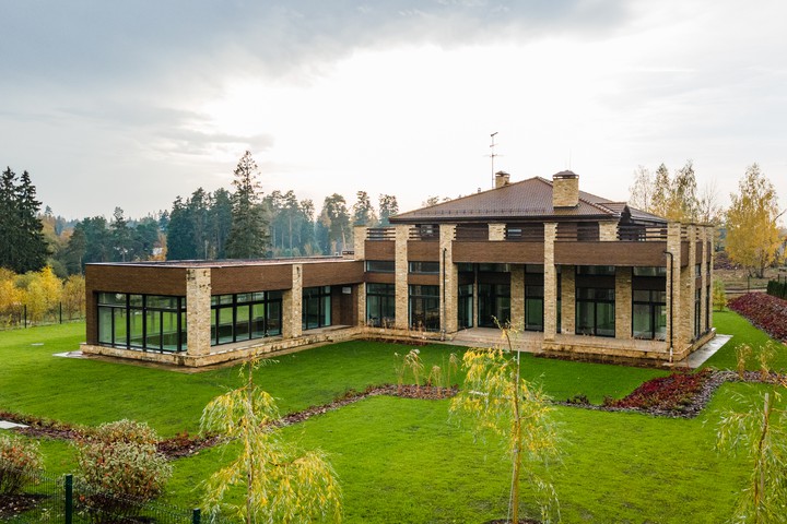https://newmoscowhouse.ru/media/cache/5c/f6/5cf64ac27f6577b44268eb7ccd93b7a5.jpg